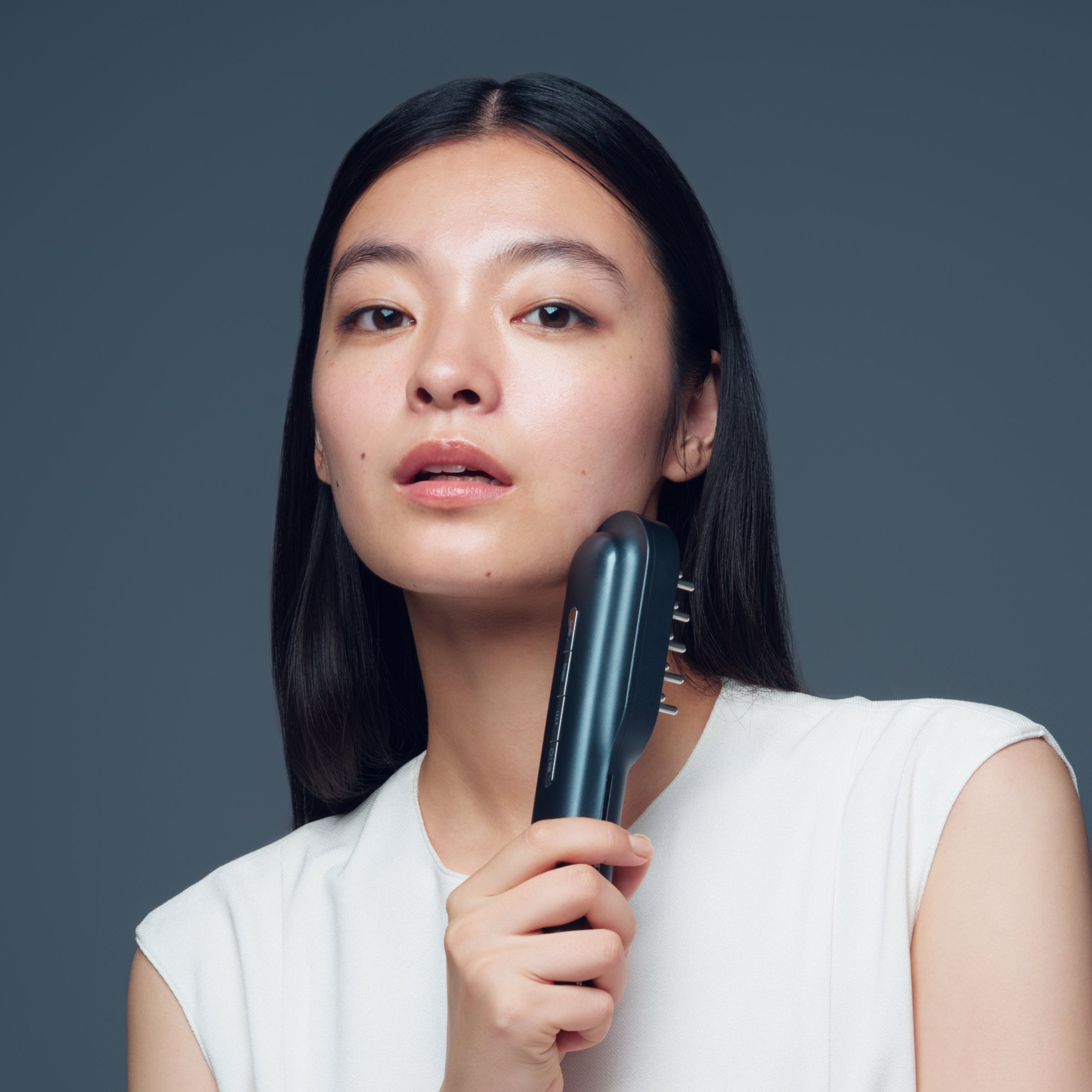 レーザー&EMSリフトブラシ PRO